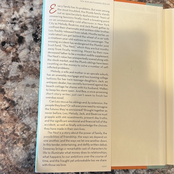 Book by Cynthia D’Aprix Sweeney The Nest - Picture 3 of 3